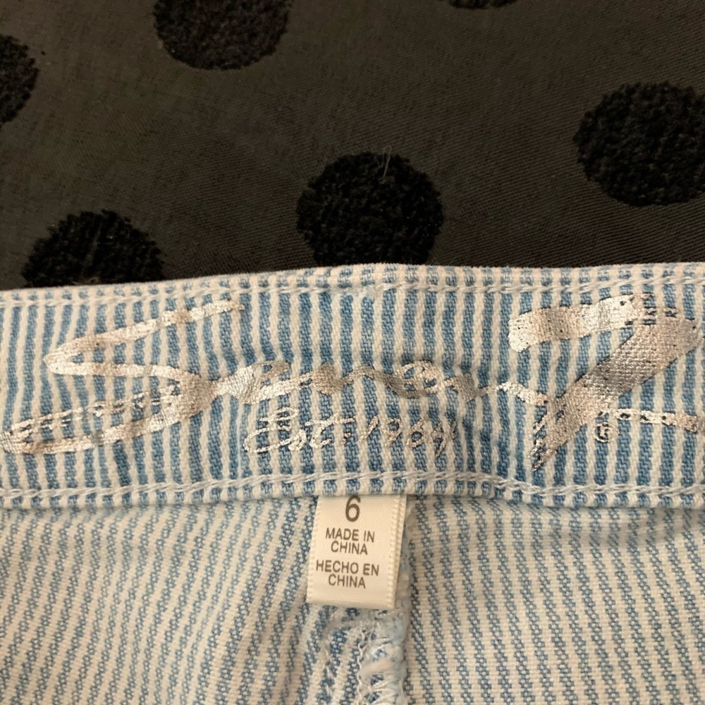 Seven Jeans Distressed Weekend Bermuda’s - Picture 3 of 8